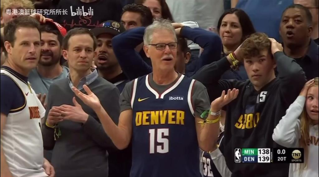 導火索？回顧此前掘金對陣森林狼，威少送出三分犯規(guī)后的眾生相！