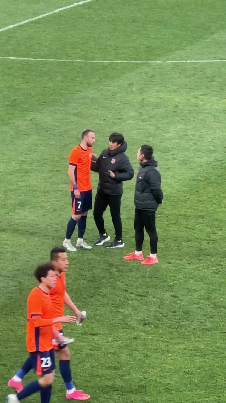 師徒情深!青島中場薩里奇曾是蓉城主帥徐正源在K聯(lián)賽時的麾下愛將