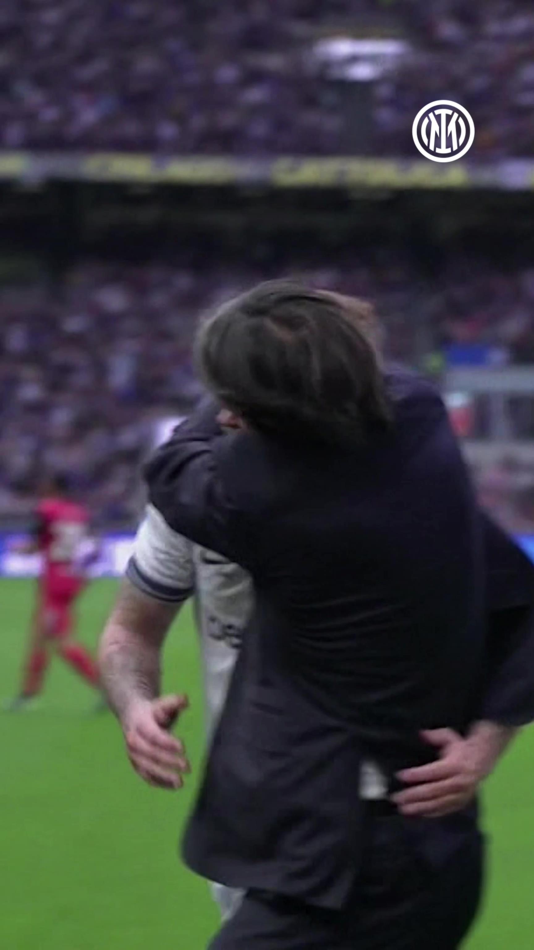 太銷魂，網(wǎng)友：阿瑙托維奇這腳傳球的確值得小因又摟又親