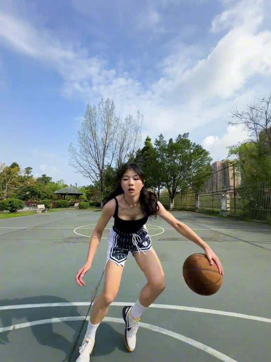 看著有點(diǎn)實(shí)力，敢背打我不？